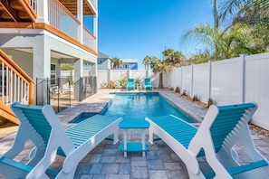 Private Pool and Lounge area