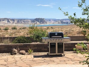 BBQ while enjoying the views of Lake Powell