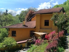 Property, House, Building, Cottage, Rural Area, Home, Real Estate, Tree, Village, Architecture