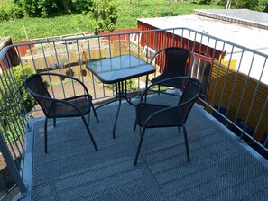 Deck, Möbel, Stuhl, Eigentum, Tabelle, Terrasse, Design, Hartholz, Landscaping, Outdoor Struktur