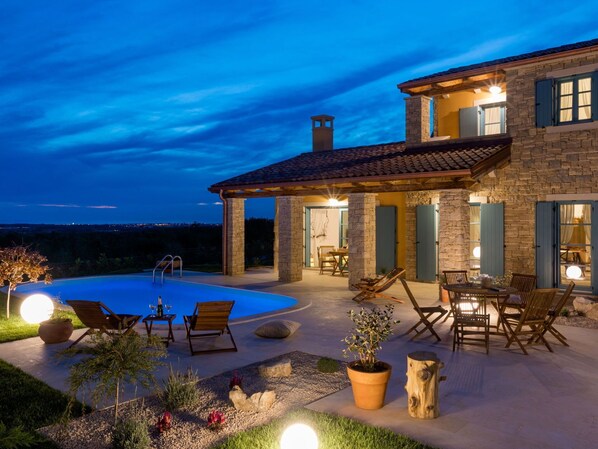 Water, Property, Window, Swimming Pool, Building, Plant, Azure, Shade, Tree, Architecture