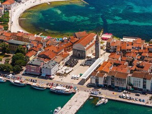 Water, Boat, Water Resources, Building, Property, Watercraft, Infrastructure, Azure, World, Vehicle