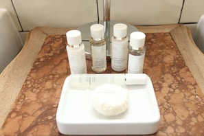 Bathroom amenities