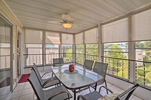 Sunroom | Dining Table | Pool Views