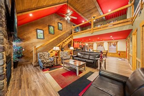 10-1210-Bianca-Wy-Gatlinburg-TN-7