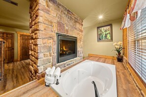 22-1210-Bianca-Wy-Gatlinburg-TN-19