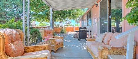 Front Patio, great place to relax, a lot of shade