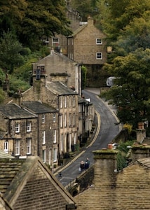 Charming 2 Bed Cottage, Enclosed Garden & Courtyard Nr Holmfirth, Holme Valley