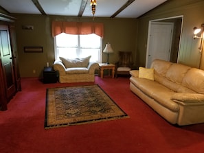 Spacious livingroom 