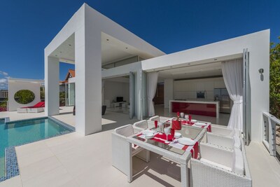 Amazing views of the villa
Stunning 15 foot terrace
Oceanvillas Curacao!