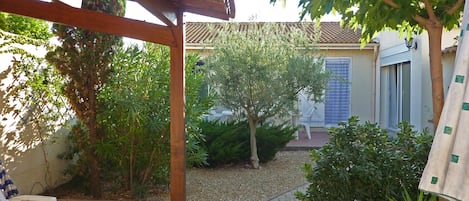 Côté jardin, Pergola