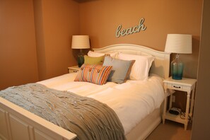 Queen bed in smaller bedroom