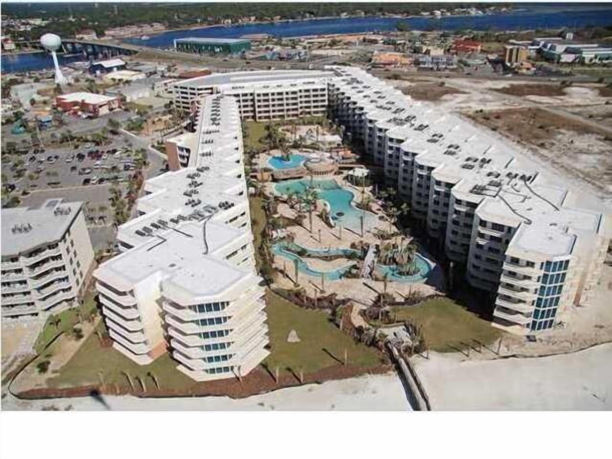 Waterscape A421 WATERFRONT! sleeps 8! BEACHFRONT! Lazy river Waterscape A421 WATERFRONT! sleeps 8! BEACHFRONT! Lazy river
