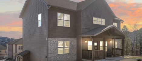 Welcome to Lovin Lakeside Livin!