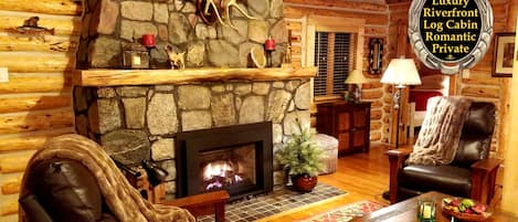 Enchanting Gold Fox Lodge with Luxurious Great Room and Fireplace Setting