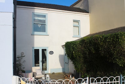 Margaret Cottage, Quay side with estuary views