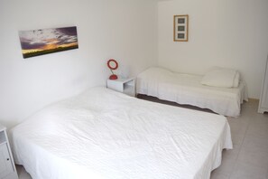 Chambre lit double + lit simple