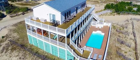 Gorgeous ocean view from ample decking.