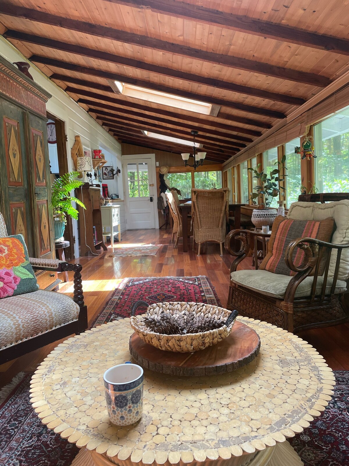 Cedar Cottage with hot tub