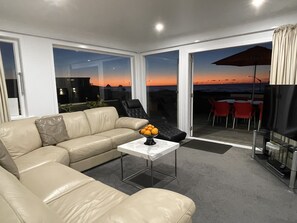 Lounge opening onto Front Deck