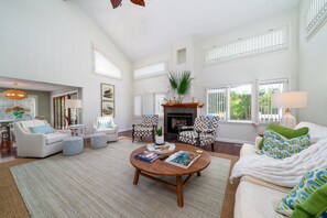 Tons of windows let the sunlight stream in!