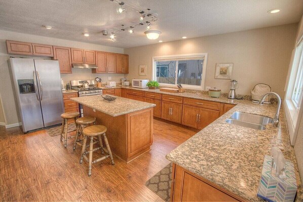 Main Level- Kitchen