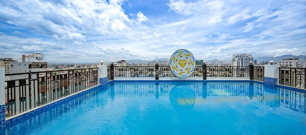 Rooftop pool