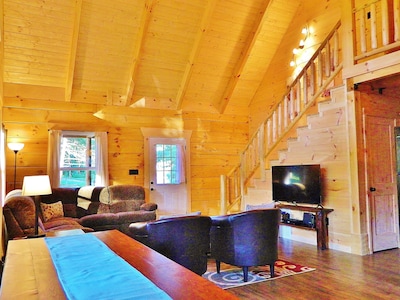 New* Cabin Clean in-town Black Mountain 15min Asheville 3BR/2BA Montreat Wifi !