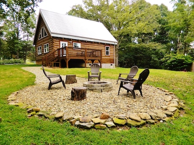 New* Cabin Clean in-town Black Mountain 15min Asheville 3BR/2BA Montreat Wifi !