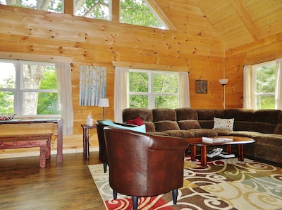 New* Cabin Clean in-town Black Mountain 15min Asheville 3BR/2BA Montreat Wifi !