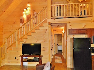 New* Cabin Clean in-town Black Mountain 15min Asheville 3BR/2BA Montreat Wifi !