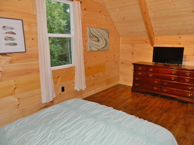 New* Cabin Clean in-town Black Mountain 15min Asheville 3BR/2BA Montreat Wifi !