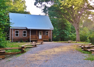 New* Cabin Clean in-town Black Mountain 15min Asheville 3BR/2BA Montreat Wifi !