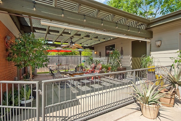Outdoor dining