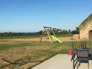 Jardin avec pelouse refaite