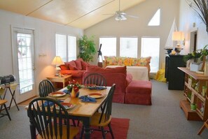 Kokomo Jo's Living Dining Area crystal beach tx cobb real estate - Kokomo Jo's Dining/Living Area