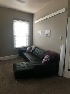 Completely Remodeled 1 Bd / 1 bath