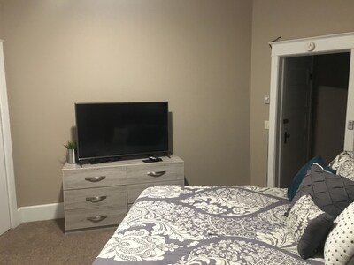 Completely Remodeled 1 Bd / 1 bath