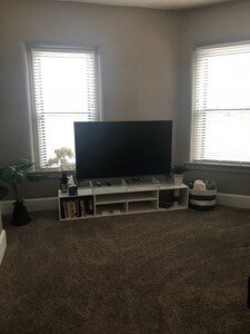 Completely Remodeled 1 Bd / 1 bath