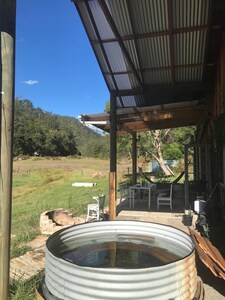 Hand crafted Bush Cottage in a Secluded Valley