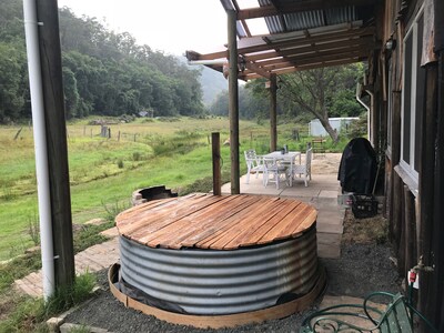 Hand crafted Bush Cottage in a Secluded Valley