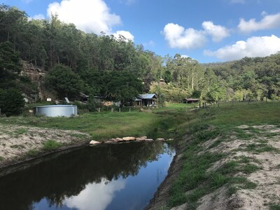 Hand crafted Bush Cottage in a Secluded Valley