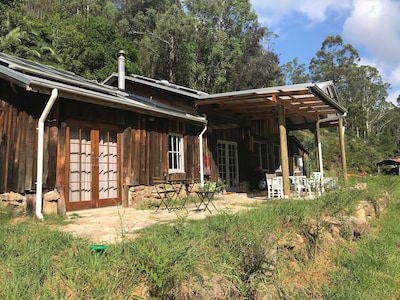 Hand crafted Bush Cottage in a Secluded Valley