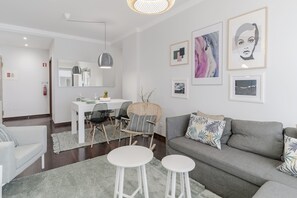 Livingroom and dining area