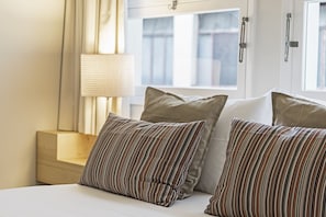 Bedroom with a double bed