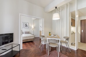 Salle de séjour avec TV