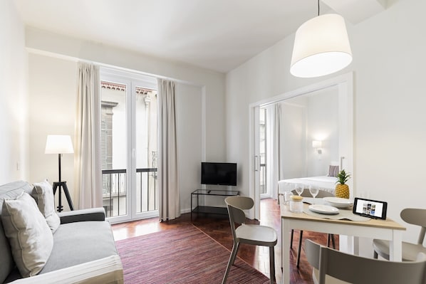 Salle de séjour avec TV