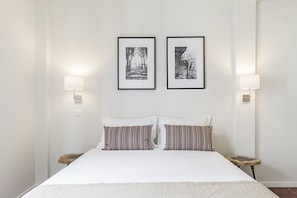 Chambre à coucher avec un lit double