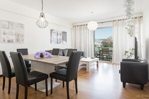 Livingroom and dining area