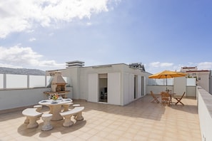 Terrasse mit Grill